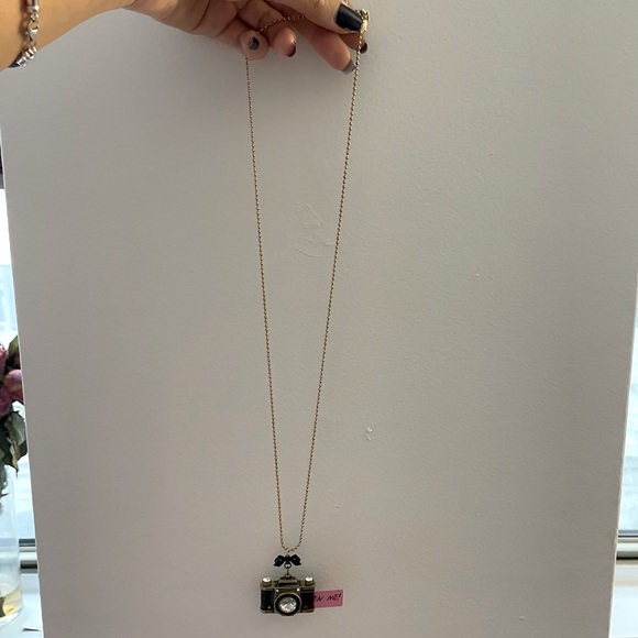 BRAND NEW Betsy Johnson Camera Necklace - Picture 2 of 4